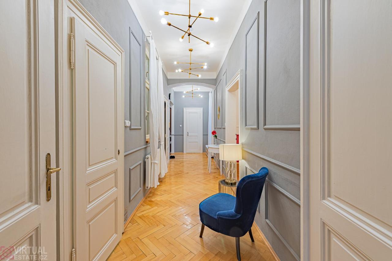 Colorful Wenceslas Square Apartment Prague Ngoại thất bức ảnh