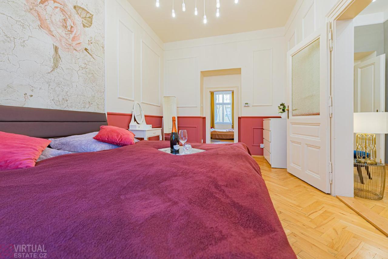 Colorful Wenceslas Square Apartment Prague Ngoại thất bức ảnh