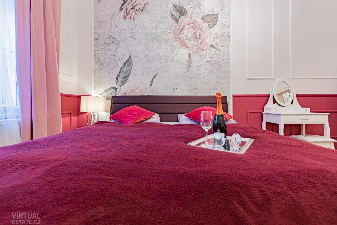 Colorful Wenceslas Square Apartment Prague Ngoại thất bức ảnh
