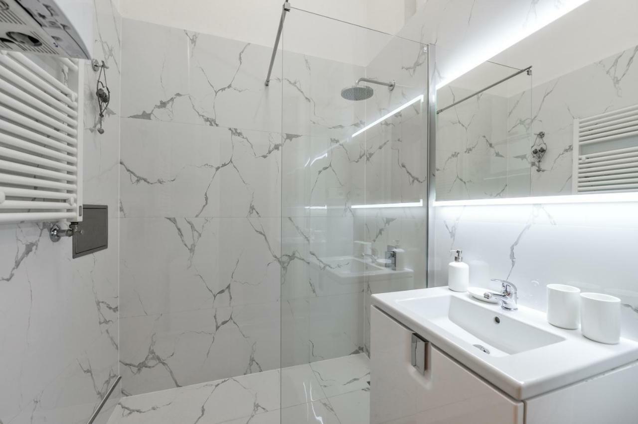 Colorful Wenceslas Square Apartment Prague Ngoại thất bức ảnh